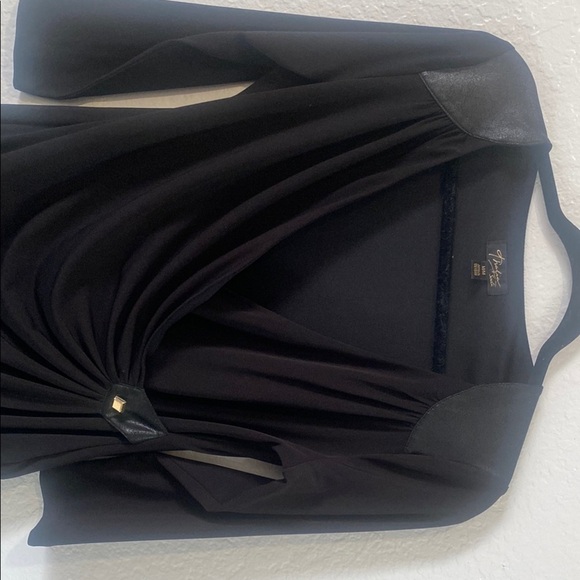 Elegant Black Dress - Picture 3 of 5